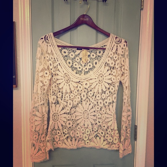 Beautiful Vintage  Lace Top--Long Sleeve--NWT - Picture 1 of 4