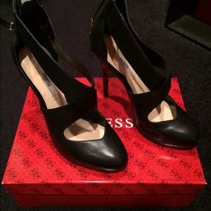 Guess black leather bootie