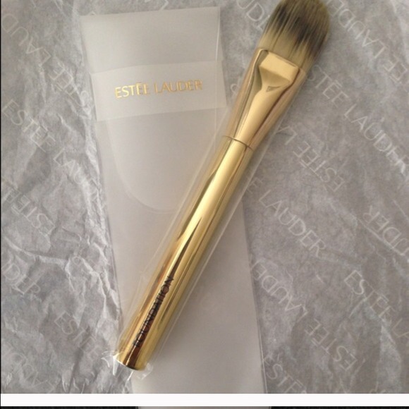 Estée Lauder Foundation Brush