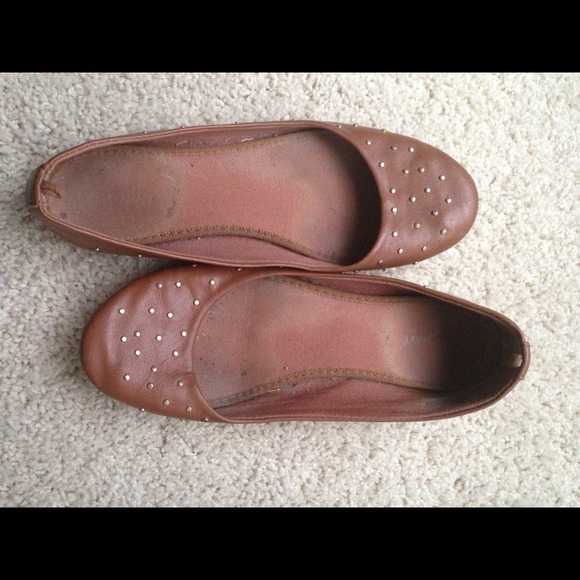 Tan flats