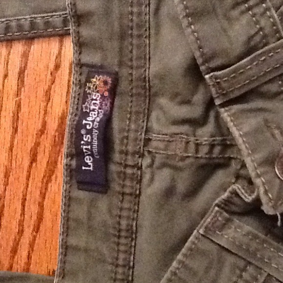 Levis never worn - Picture 2 of 4