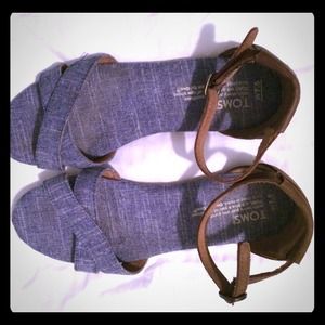 Toms Blue chambray Correa sandals - Size 7.5
