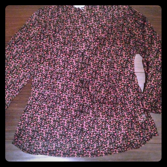 Floral print blouse