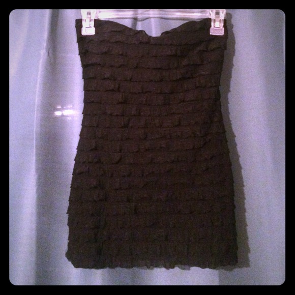 Very hot black ruffle strapless top!