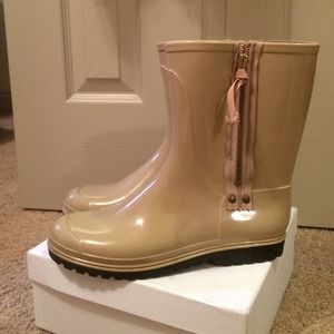 Aldo rain boots in nude color