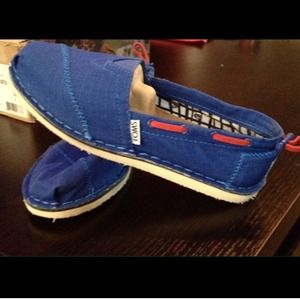 Blue Stitchouts TOMS size 5.5
