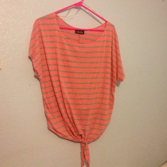 Tie-knot Tshirt. Made by objex