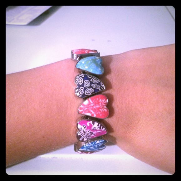 Stretchy band funky heart bracelet