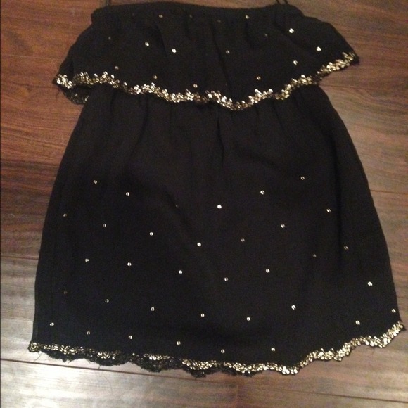 Strapless black and gold top