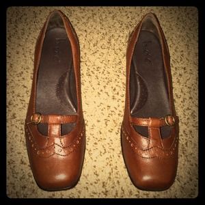 B.o.c Brown Leather Mary Janes Like New 7.5