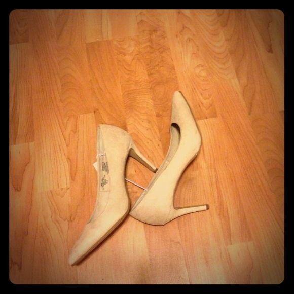 Brand New Suede Old Navy Pumps!