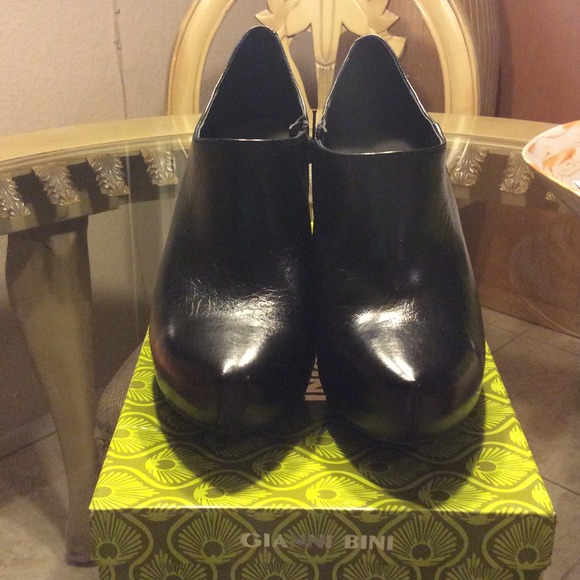 Gianni Bini Booties 💖Reduced Price💖