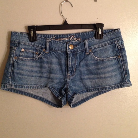 American Eagle sexy blue denim daisy dukes