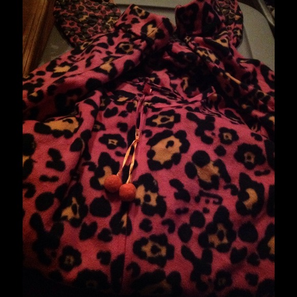Nighty w/feet.