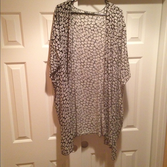 Brandy Melville Kimono!!!