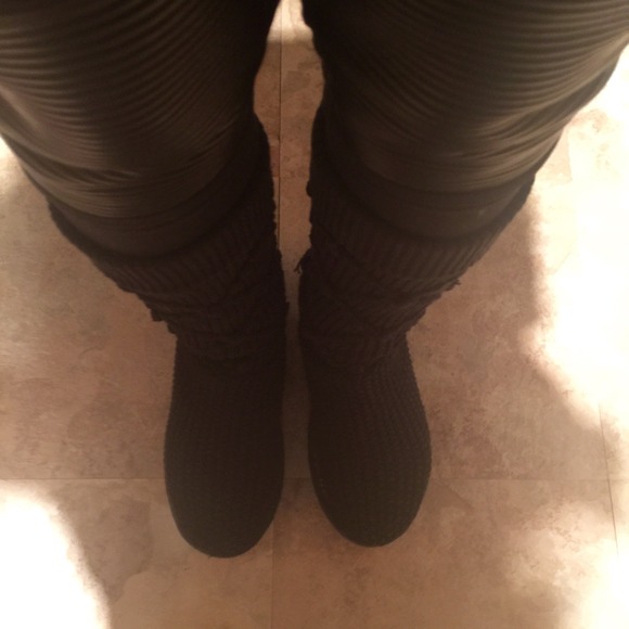 SOLD!!!Real UGG crochet boots size 7