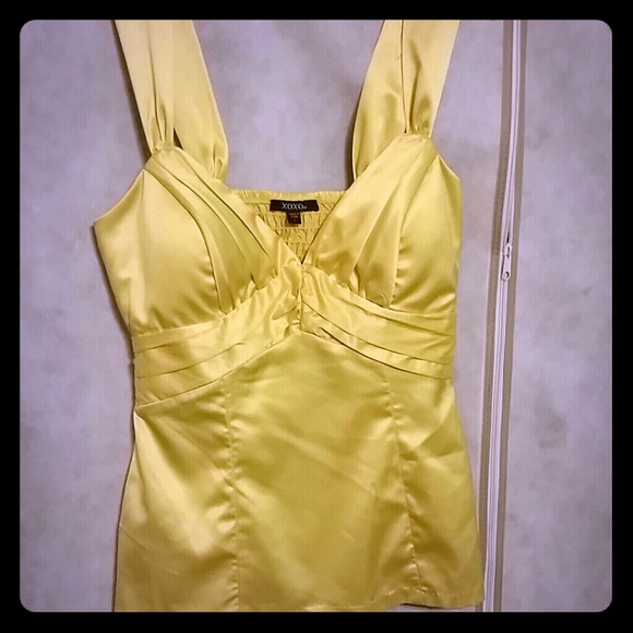 GORGEOUS CANARY YELLOW SATIN TOP!