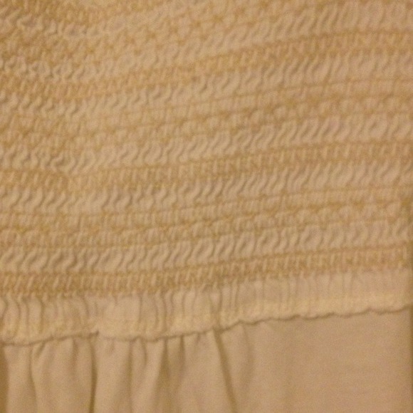 A&F White Top - Picture 3 of 3