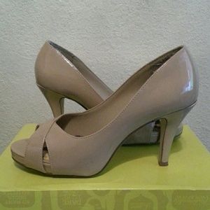 Nude Madden Girl Gertiee Platform Pump