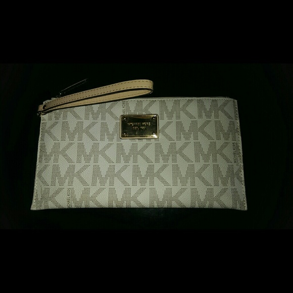 MICHAEL KORS CLUTCH/WRISTLET