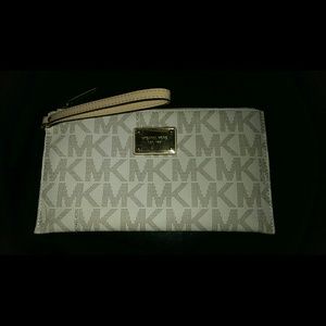 MICHAEL KORS CLUTCH/WRISTLET