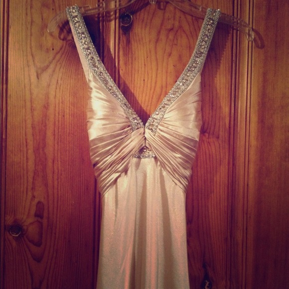 Camille la Vie prom dress. 💃