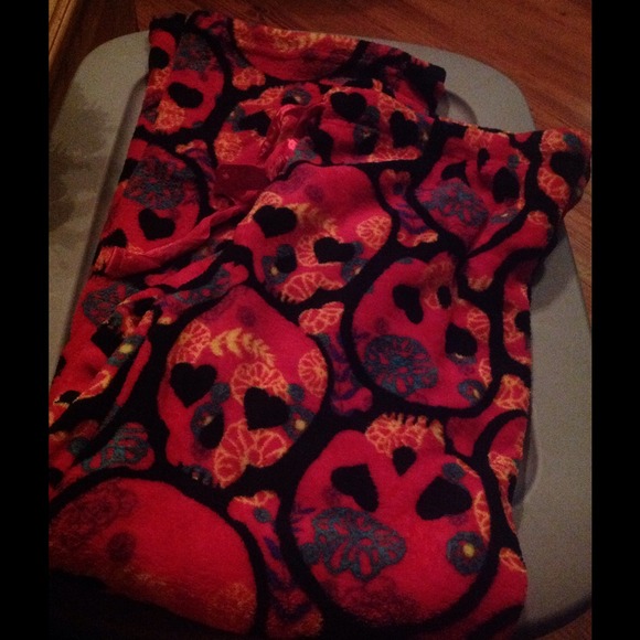 Drawstring terry cloth pants w/ skulls