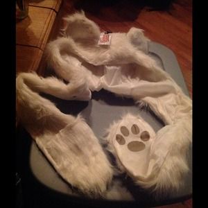 White bear hoodie w/ scarf & mittens