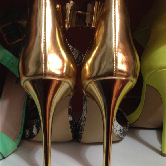BNWOB Steve Madden Leather Snake Skin Heels - Picture 2 of 4