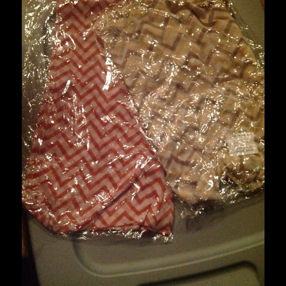 Chevron scarfs - Picture 1 of 3
