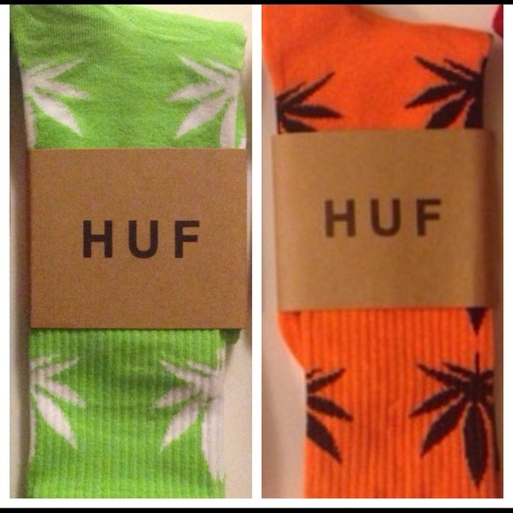 2 pairs of HUF socks