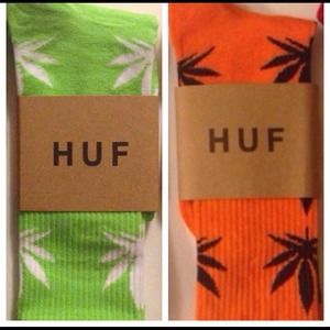 2 pairs of HUF socks