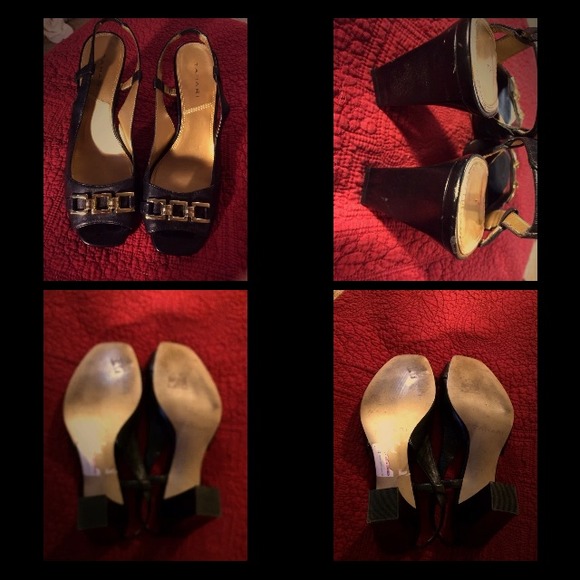 TAHARI Black Leather & Gold Peep-toe Becka 9M