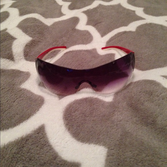 Prada sunglasses 🎉reduced 🎉