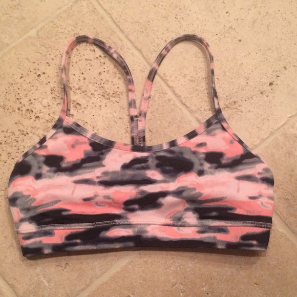 🚫SOLD🚫Lululemon Pink Wamo Camo Flow Y Bra
