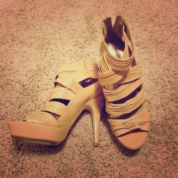 BCBG generation Nude Strappy sandals