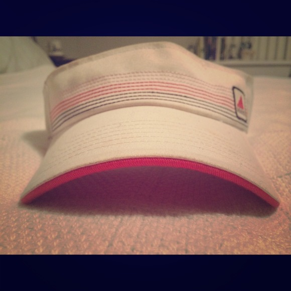 SALE!! SALE!! SALE!! ADIDAS visor💞