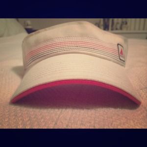 SALE!! SALE!! SALE!! ADIDAS visor💞