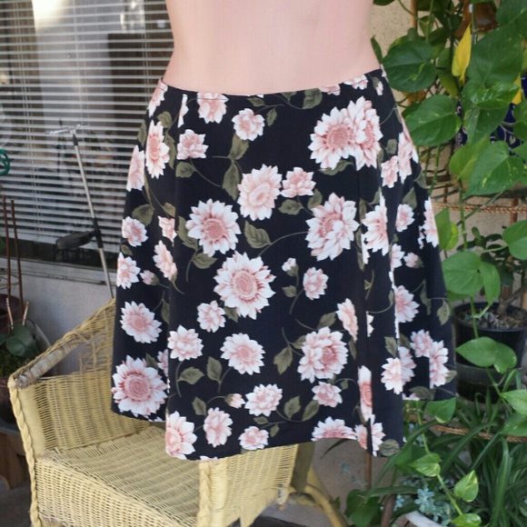 *SOLD* Pink peach floral vintage skirt