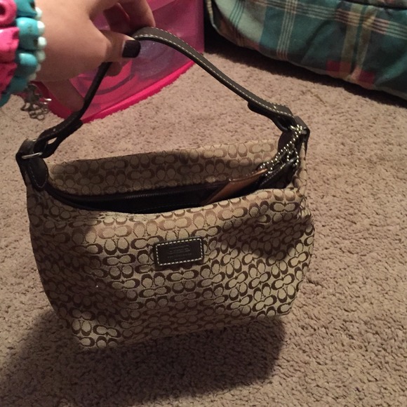 coach cosmetic bag 👑🌺 - Picture 2 of 4