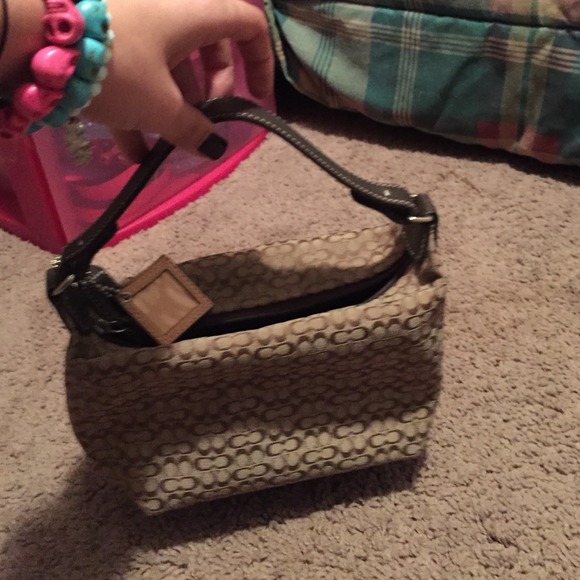 coach cosmetic bag 👑🌺 - Picture 3 of 4