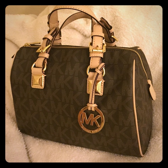 🎊 SALE 🎊 Authentic Med MK Grayson