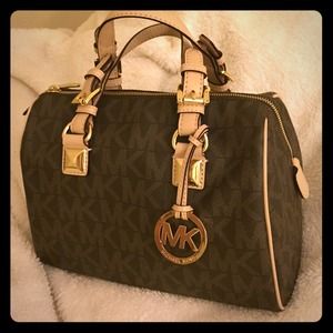 🎊 SALE 🎊 Authentic Med MK Grayson