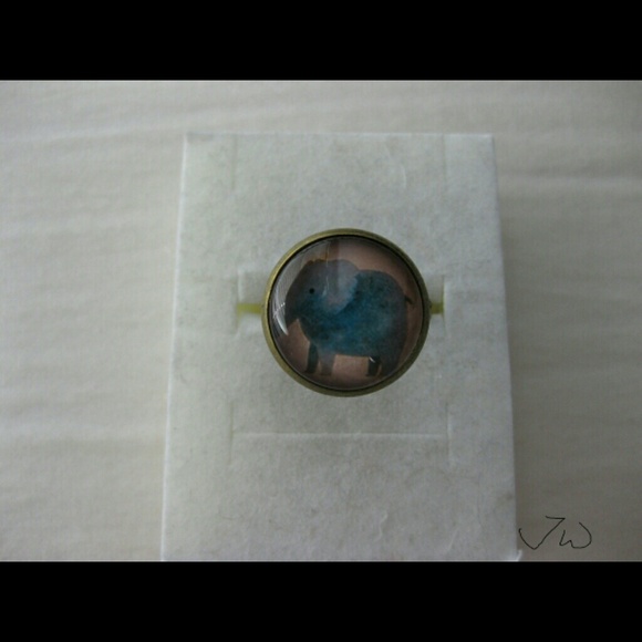 Elephant Pattern Gem Round Ring