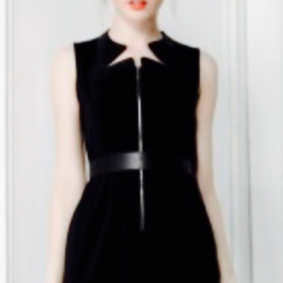 Slimming geometric neckline black dress. - Picture 3 of 3