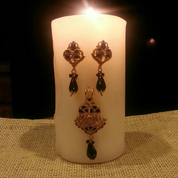 Jewelry - India inspired three piece set