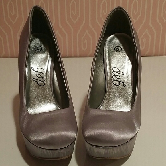 Heels - Picture 2 of 4