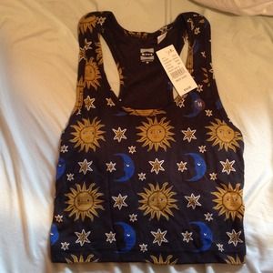 Crop tank top NWT!!!