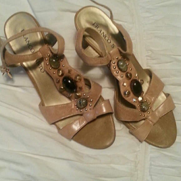 Nude sandals with studs and stone accent