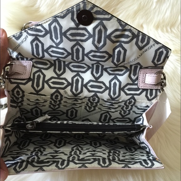 💥🎉1-HOUR SALE👏🏼🎉💥Rebecca Minkoff spike bag - Picture 4 of 4